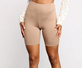 Mit gestrickten, bequemen Bikershorts
